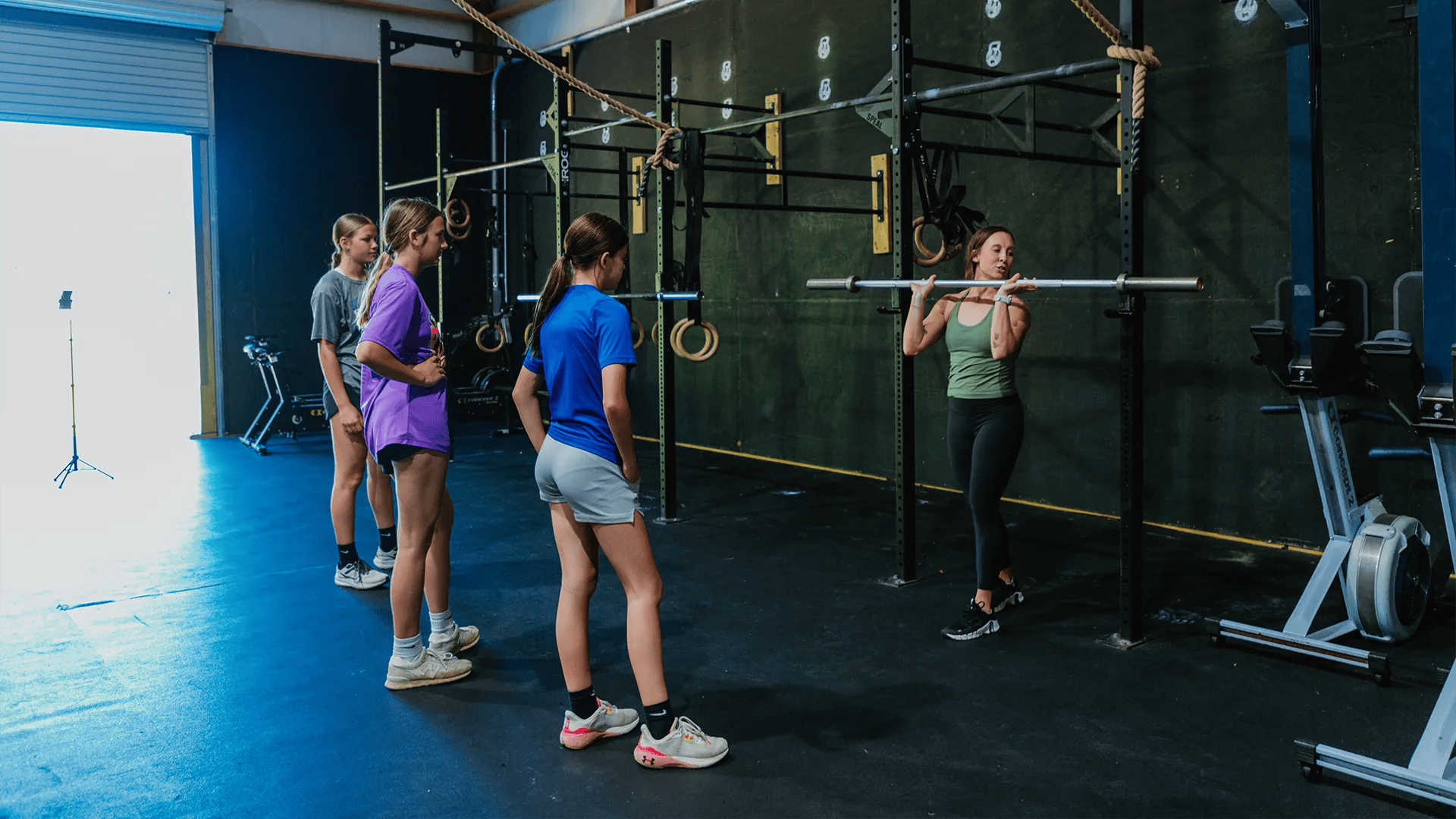 teens lifting class at WOTOWN FIT